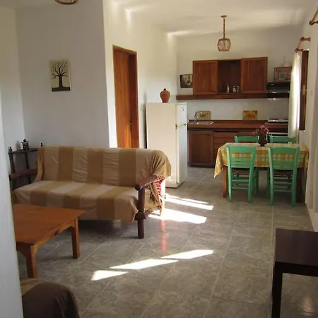 τhanassis House Appartamento *