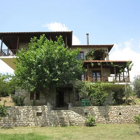 τhanassis House *